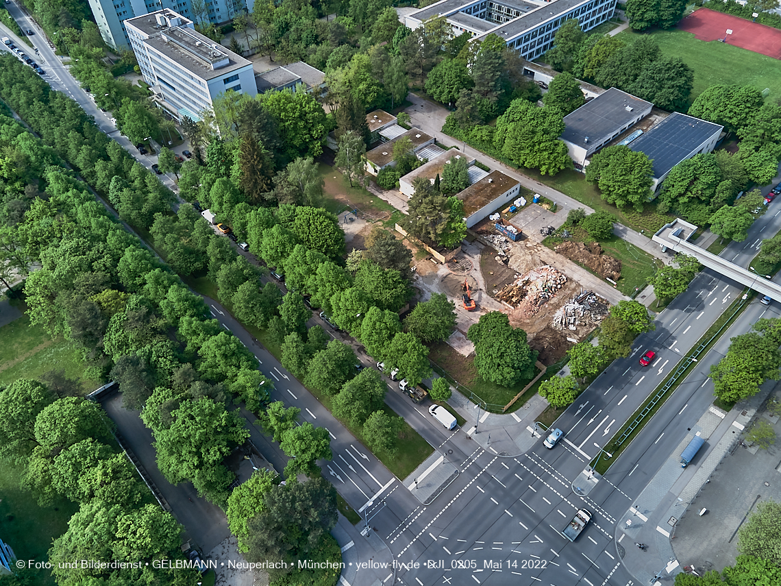 14.05.2022 - Luftbilder von der Baustelle Haus für Kinder in Neuperlach